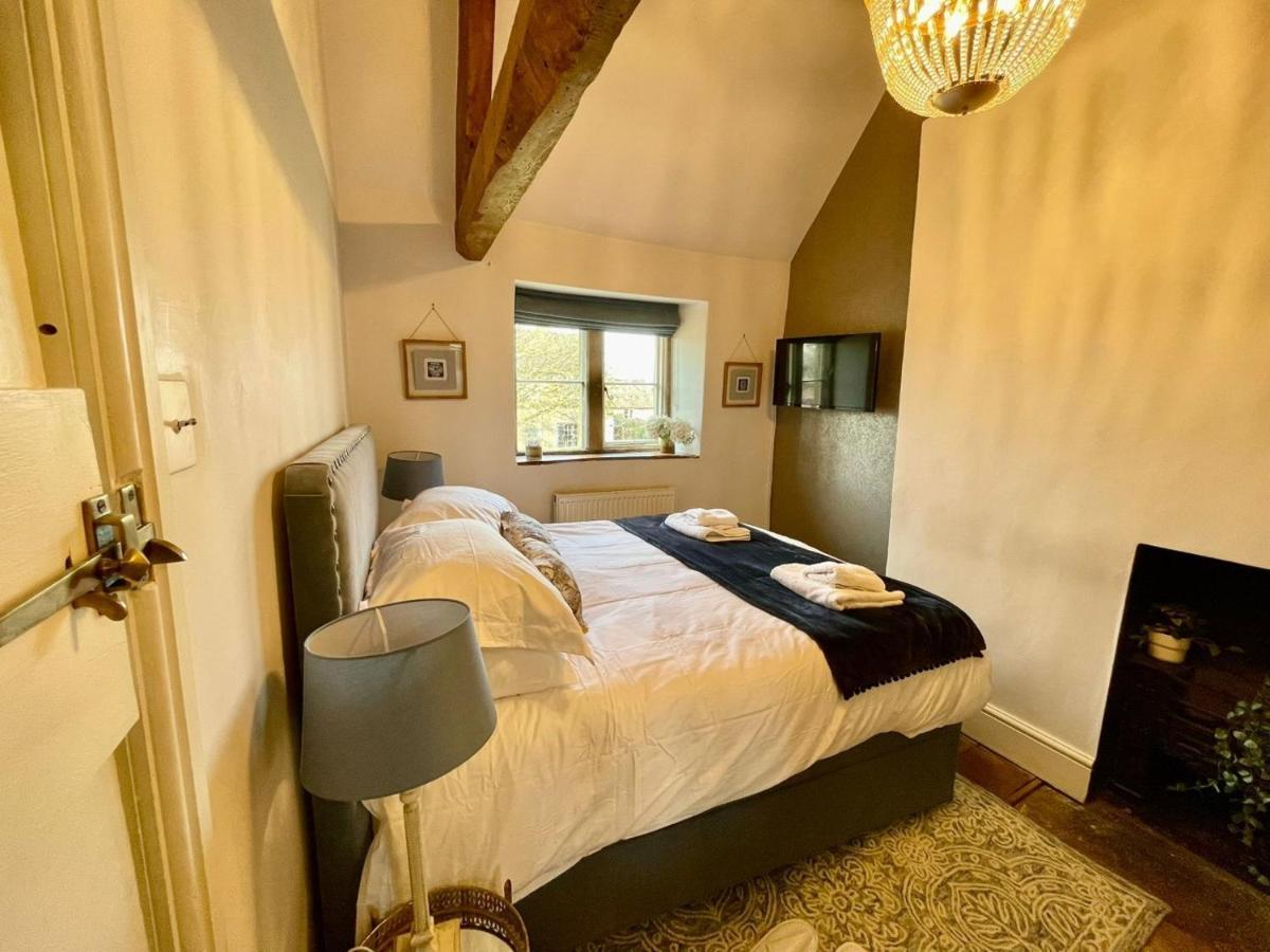 Hebe Cottage - Idyllic And Homely With Attention To Detail Atworth Kültér fotó