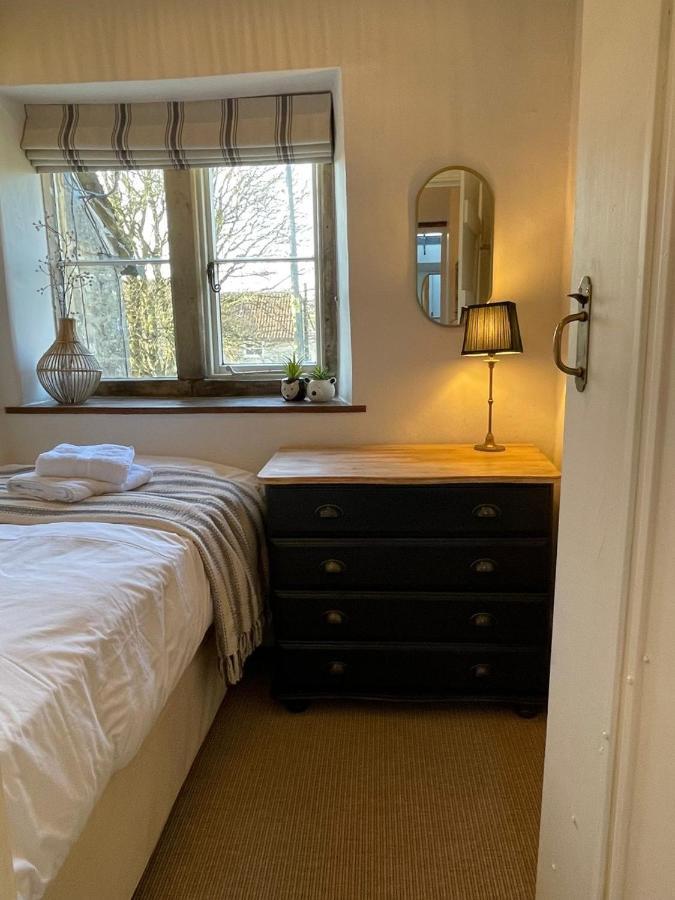 Hebe Cottage - Idyllic And Homely With Attention To Detail Atworth Kültér fotó