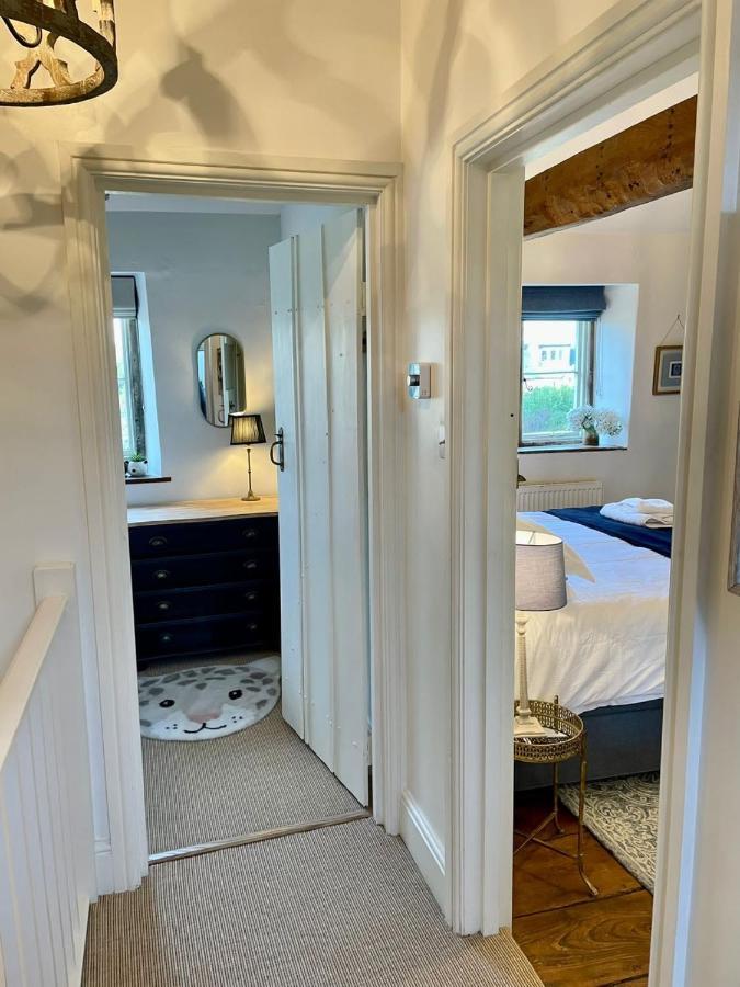 Hebe Cottage - Idyllic And Homely With Attention To Detail Atworth Kültér fotó