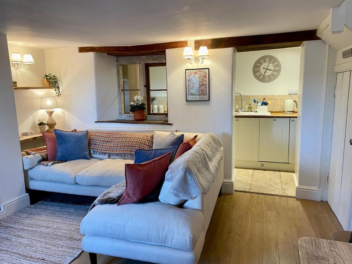 Hebe Cottage - Idyllic And Homely With Attention To Detail Atworth Kültér fotó